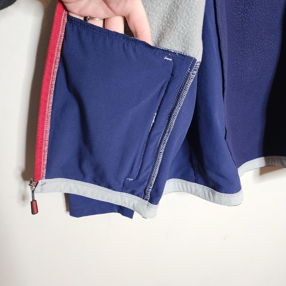 Speedo soft shell jacket. Medium - Picture 11 of 16
